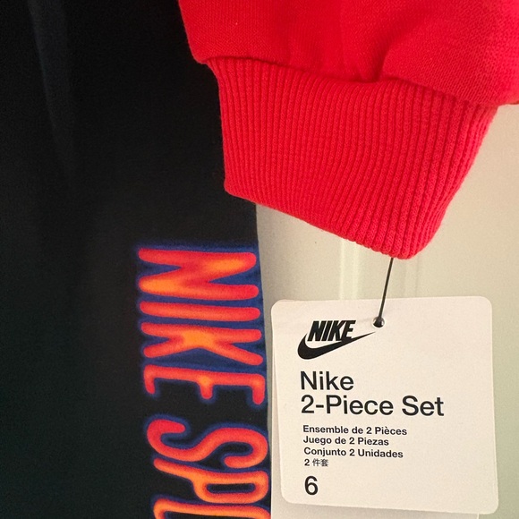 Boys NWT Size 6 Nike Vibrant Red and Black 2-Piece Set - Picture 3 of 6